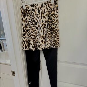 Chic Leopard Print Skirted Leggings
